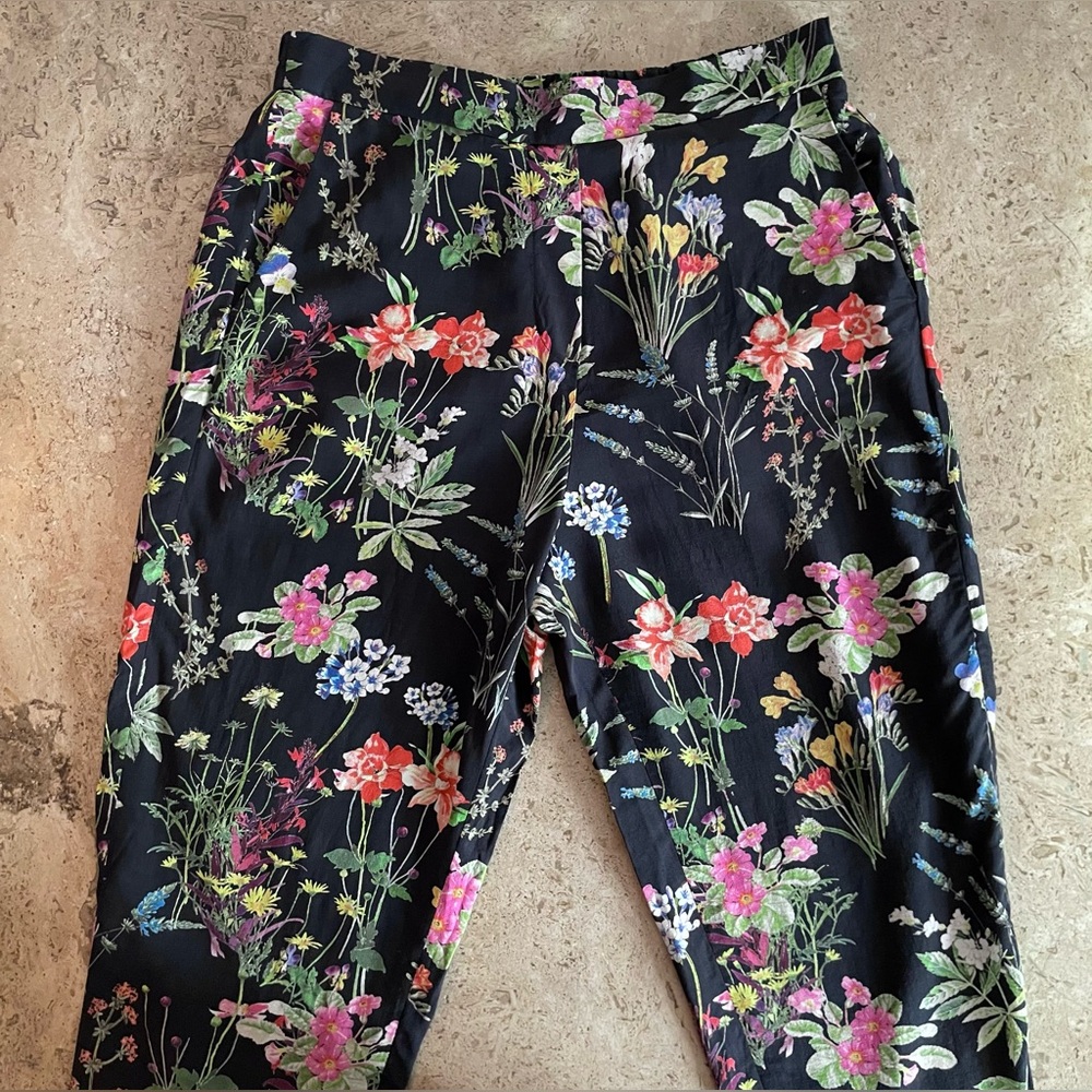 Gerard Darel Black Floral Cropped Pants, Size 38